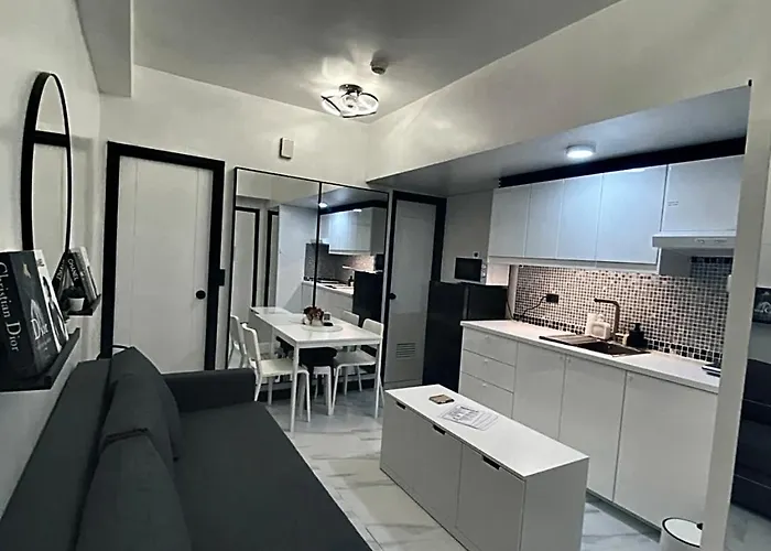 Chic And Cozy Minimalist With Pool In Makati Aparthotel *